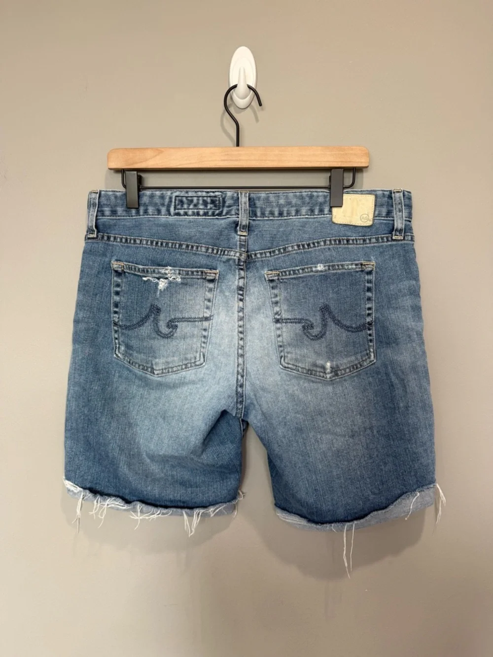 Adriano‎ Goldschmied Nikki shorts light blue distressed denim wash Size 32